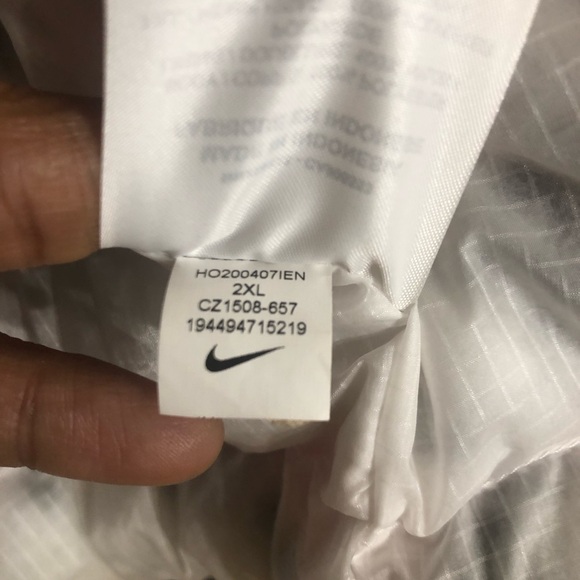 Nike Sportswear Synthetic Fill Windrunner Jacket - Red/Black XXL - Picture 8 of 9